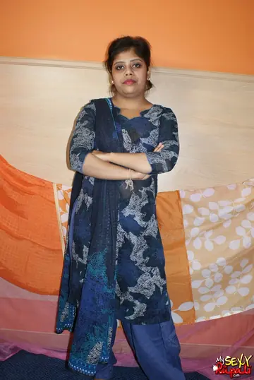 Indian BBW Pulls Aside Her Thong and Bares Her Breasts
