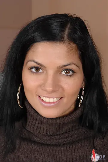 Pure Angel – Petite Hungarian Brunette Shows Her Feet in Jeans