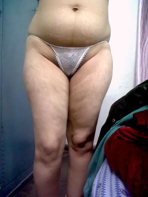 Indian BBW Covers Her Face with a Bra and Thong – photo 8 of 10