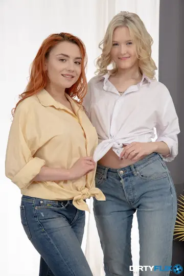 Lolla Elfie – Brunette and Redhead in Jeans Take Anal in a Threesome