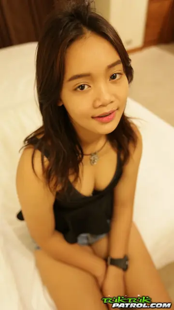 Thick Hairy Asian Woman Gets Fucked Missionary in a Motel