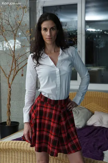 Ali Bordeaux – Skinny Czech MILF Strips and Uses a Dildo