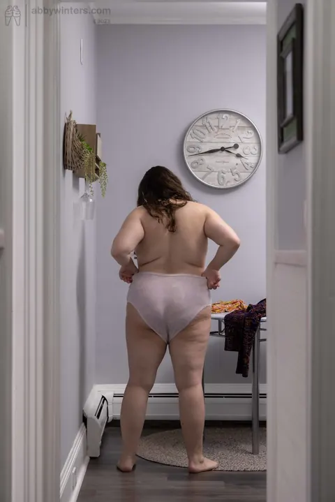 Thick Brunette Flaunts Her Big Ass in Panties – photo 5 of 21