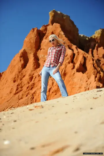 Lada Love – Tall Czech Blonde with Big Natural Tits Spreads on the Beach