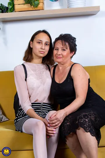 Regina Moonshine – Two Mature European Women in Stockings Lick and Finger Each Other