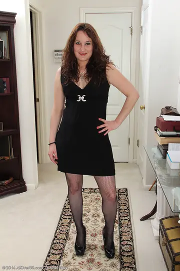 Thick MILF in Stockings and Skirt Spreads Her Shaved Pussy
