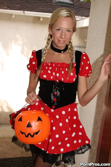 Eden Adams – Skinny Blonde Strips Out of Her Costume and Spreads Her Legs