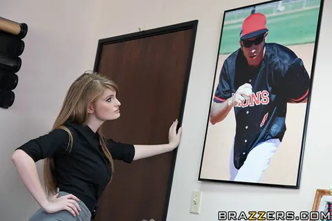 Faye Reagan: Tall Redhead Sucks and Fucks in Stockings – photo 13 of 15