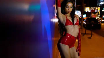 Alexis Tae – Tattooed Ebony Woman Takes Double Penetration and a Facial in Lingerie