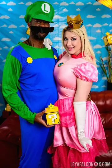 Leya Falcon – Thick Blonde MILF Takes Interracial Anal in Costume