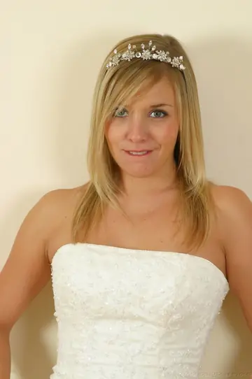 Karen Wood – Blonde British MILF Strips Out of Her Dress and Stockings