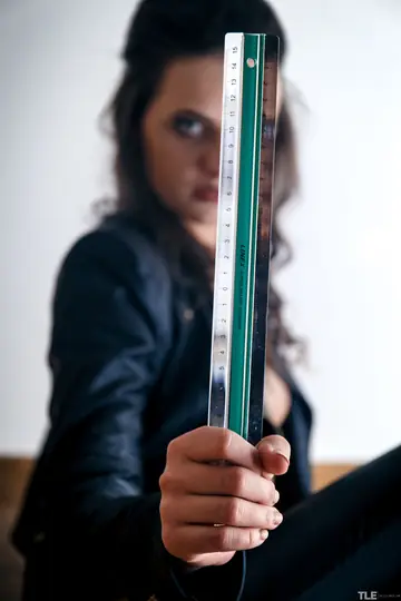 Maria Z – Brunette PAWG Fingers Her Ass and Spreads Her Pussy