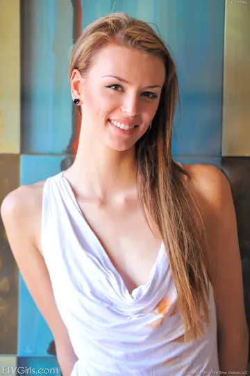 Tall Woman Strips Out of Her Dress and Spreads Outdoors