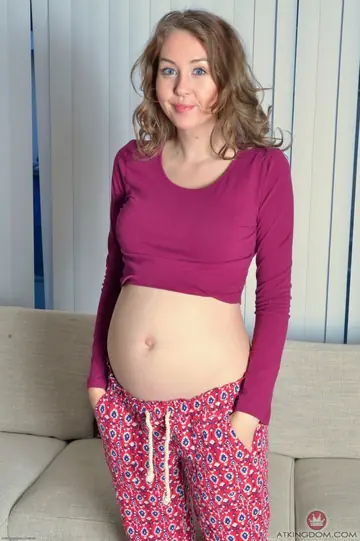 Aali Rousseau – Pregnant Blonde Spreads Her Hairy Pussy