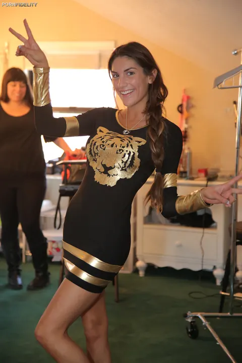 August Ames: Brunette with Big Tits Undresses and Poses Nude – photo 3 of 16