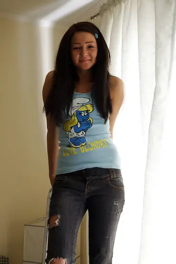 Slim Babe in Jeans and Lingerie Takes Anal and a Cumshot on Her Ass