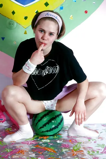 Thick Short-Haired Babe Fingers and Toys Her Trimmed Pussy