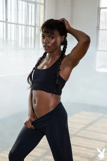 Ana Foxxx – Tall Ebony Brunette Strips and Spreads in the Gym