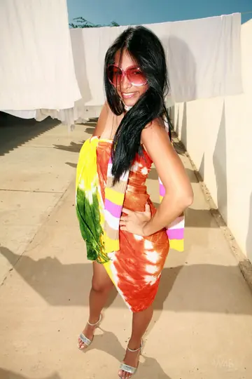 Ruth Medina – Brunette Latina in Heels and Glasses Shows Her Ass Outdoors