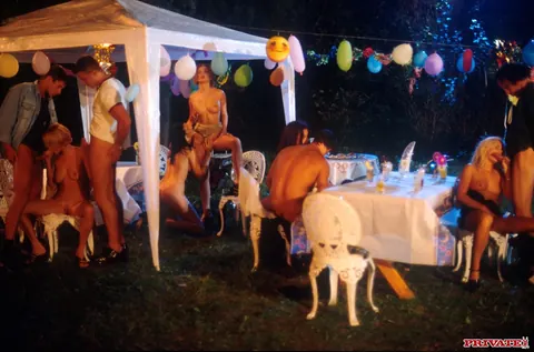 Greta Milos: Tall Blonde MILF Joins a Backyard Orgy with Cumshot – photo 4 of 20