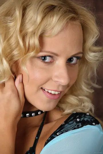 Mature Blonde Undresses and Shows Her Body