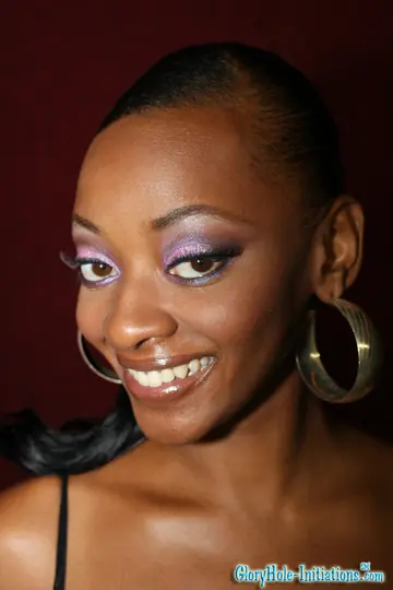 Betty Boo – Thick Ebony Brunette Sucks Cock Through a Gloryhole in Pantyhose