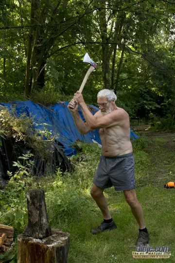 Women Give an Old Man a Blowjob and Fuck in a Forest Threesome