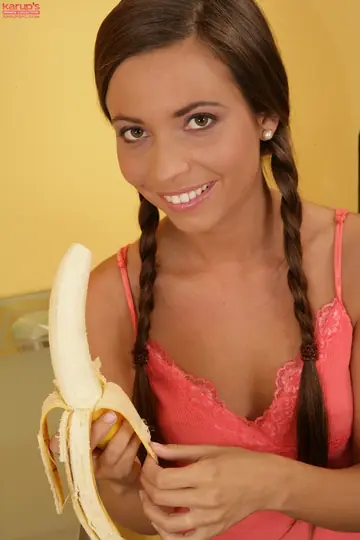 Alissa Brown – Czech Brunette in Jeans and Socks Fingers and Spreads Her Pussy