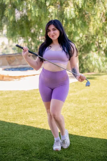 Keira Croft – BBW in Yoga Pants Gets Pussy Licked at the Gym