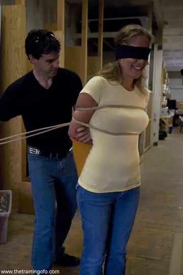 Jade Marxxx – Blonde MILF with Natural Tits Strips Out of Her Jeans for Bondage