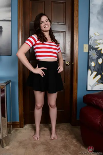 Alison Rey – Curvy Petite Brunette Undresses and Spreads Her Pussy