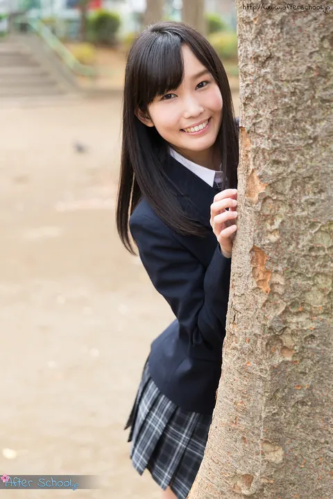 Yui Kasugano: Asian Brunette Pulls Down Her Panties to Show Her Bare Ass – photo 2 of 16