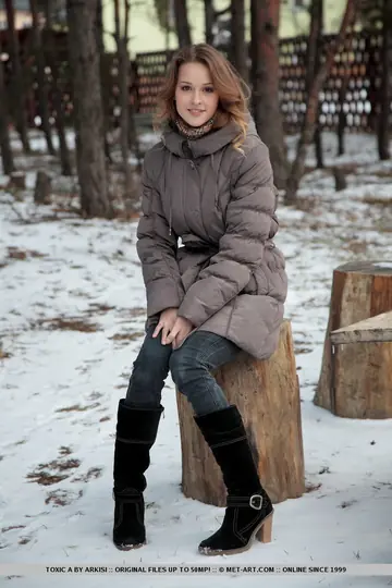 Toxic A – European Brunette Spreads Her Pussy in Boots Outdoors