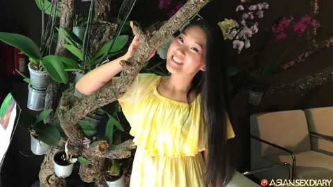 Thick Chinese Babe Takes a Big Cock in Her Shaved Slit – photo 1 of 15