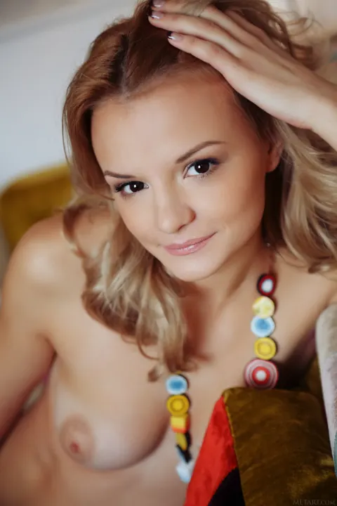 Edita Recna: Petite Ukrainian Blonde Poses Naked – photo 6 of 21