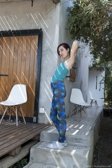 Woman Strips Out of Her Yoga Pants and Spreads Her Hairy Pussy Outdoors