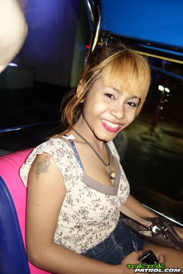 Thai Amateur Strips Off Her Panties and Spreads Open