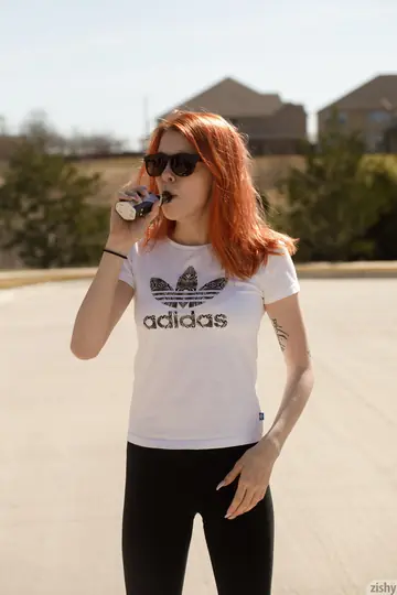 Wanda Ablee – Redhead with Glasses Reveals Her Hairy Bush in the Forest