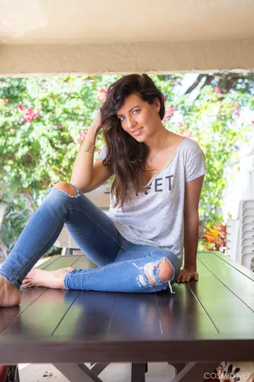 Amateur Sheds Her Ripped Jeans on a Garden Table