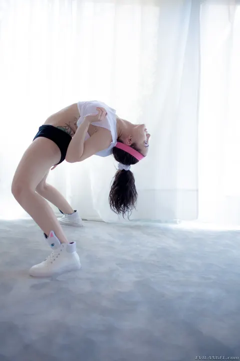 Gabriella Paltrova: Thick Brunette Pulls Aside Her Shorts and Spreads Her Asshole – photo 7 of 16