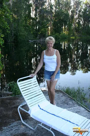 Tracy Lick – Tall Mature Blonde Fingers Her Shaved Pussy Outdoors