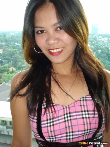 Thick Filipina Bends Over in Boots and Spreads Outdoors