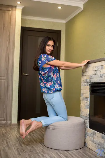 Petite Russian Rolls Down Her Jeans and Spreads on Her Knees