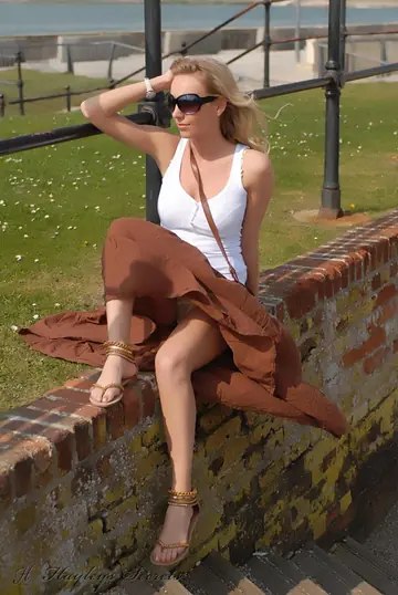 Hayley Marie Coppin – British Blonde MILF Lifts Her Skirt and Flashes Her Bare Ass Outdoors