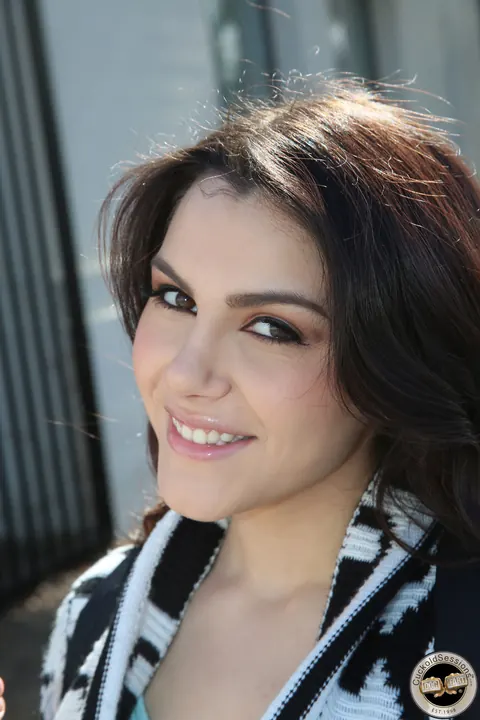 Valentina Nappi: Brunette in Glasses Takes BBC Outdoors – photo 1 of 21