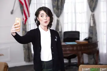 Cadence Carter – Brunette in Socks Flashes and Spreads for Selfies