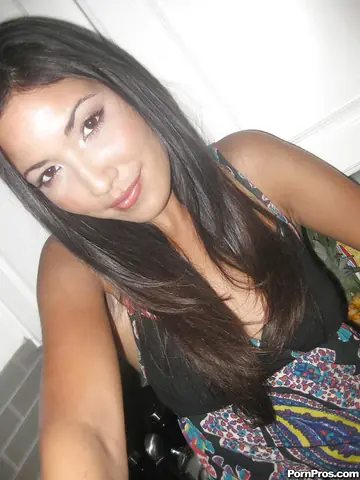 Giselle Ibiza – Mature Latina MILF in Panties Takes Selfies Spreading Her Shaved Pussy