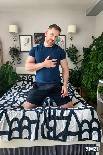 Thick Men Kiss and Fuck Until They Cum