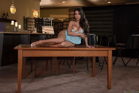 Lela Star: Petite Latina MILF Strips Out of Her Lingerie and Spreads Her Pussy – photo 6 of 20