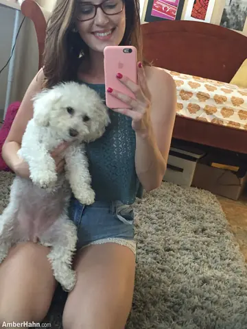 Amber Hahn – Thick Brunette in Glasses Flashes Her Big Tits and Spreads in Selfies